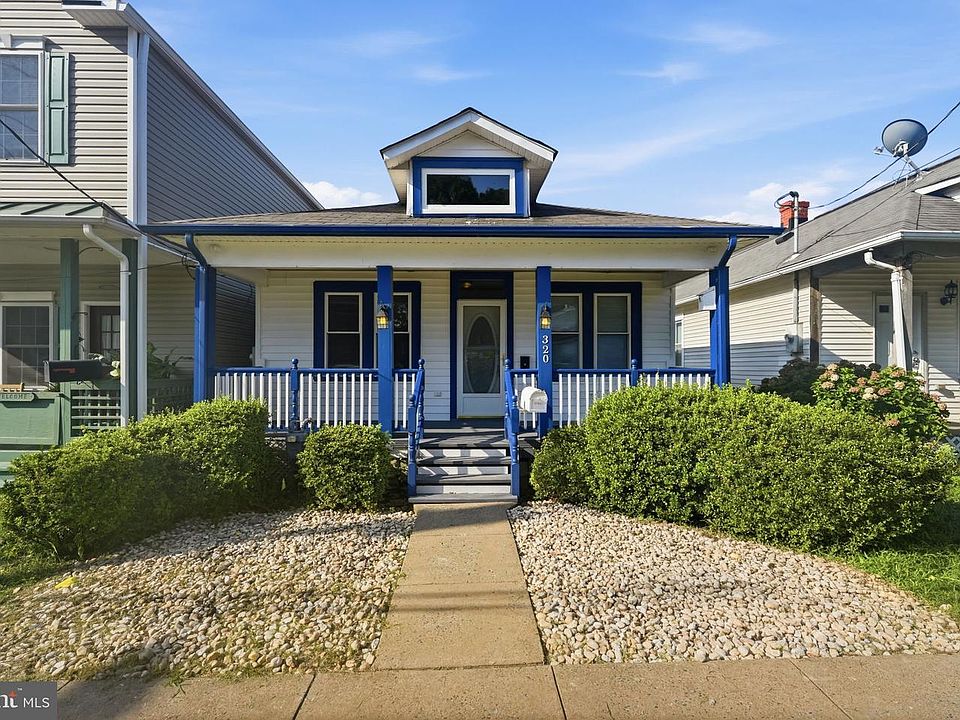 1st image of 320 3rd Ave