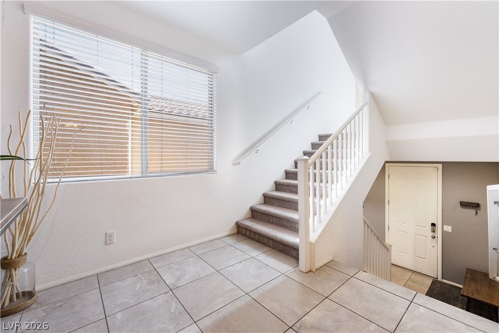 Apartment in Las Vegas - More