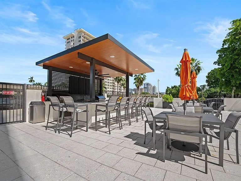340 Sunset Dr #401 — Photo 27