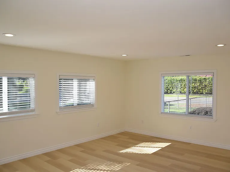 5724 Hillcrest Dr SW — Photo 8
