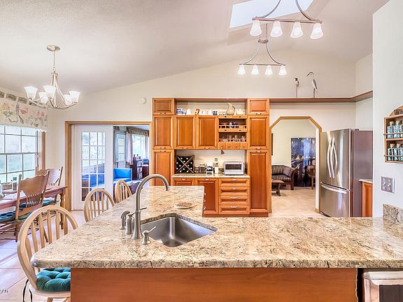3rd image of 5980 Jandon Ct