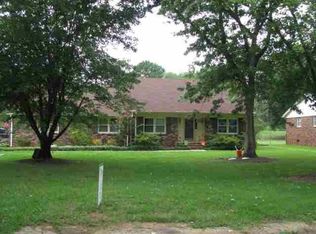 429 Shamrock Dr, Boiling Springs, SC 29316