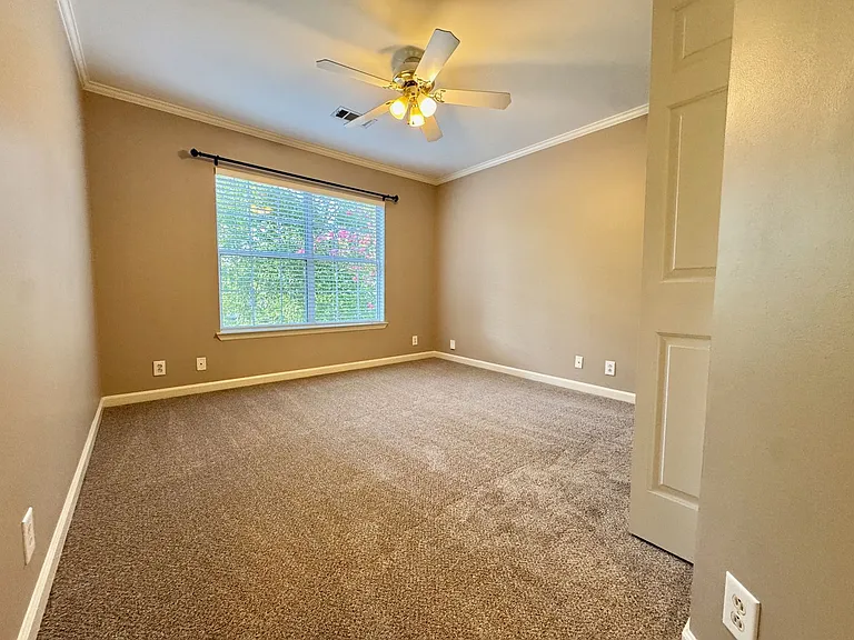 4008 Linden Ct — Photo 19