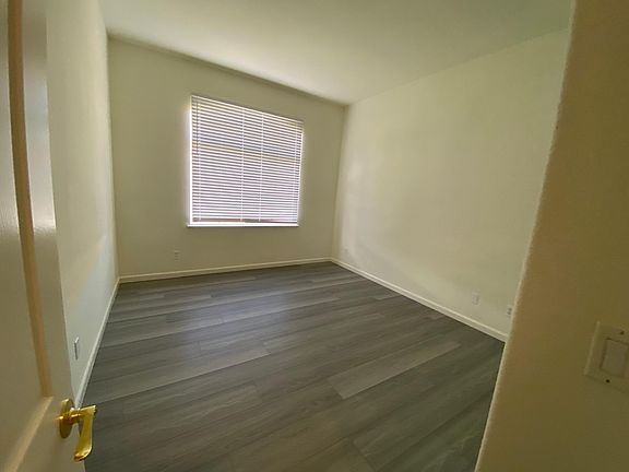 3rd image of 5229 Hansen Dr