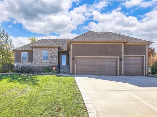 20721 W 72nd Ter, Shawnee, KS 66218