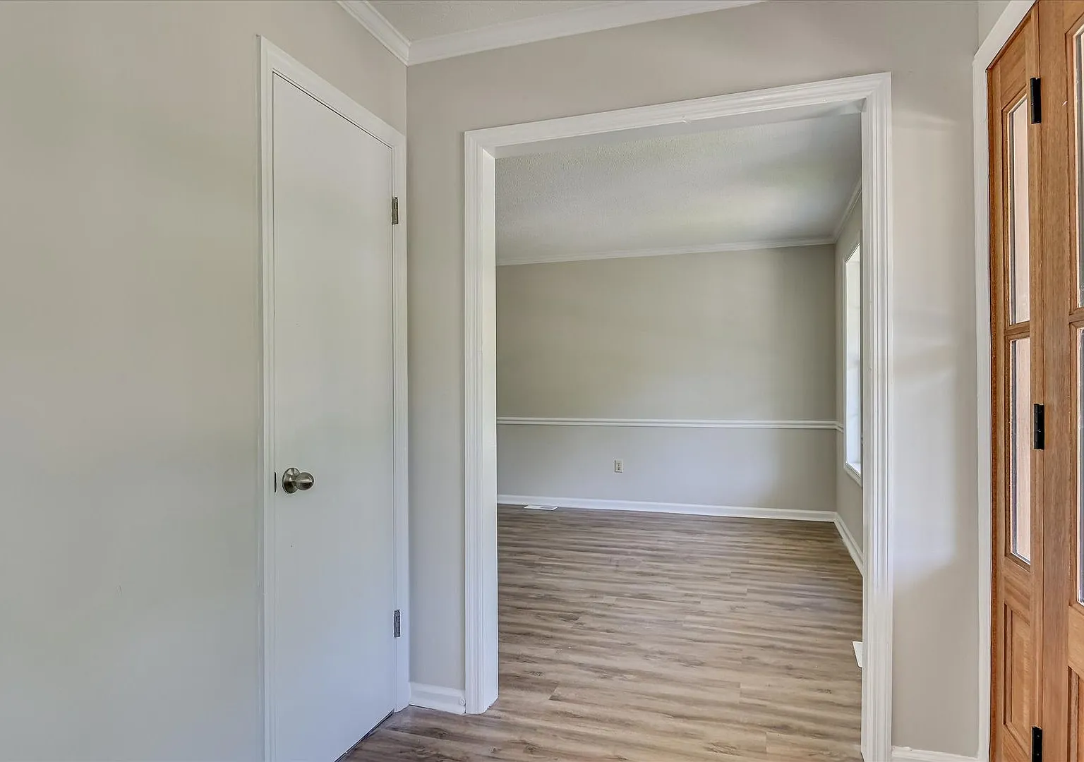 3 bedroom, 2.5 bathroom home on a large corner lot in the heart of Evans — Photo 4