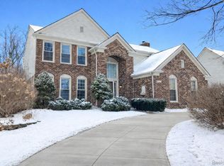 47497 Fox Run Dr, Canton, MI 48187