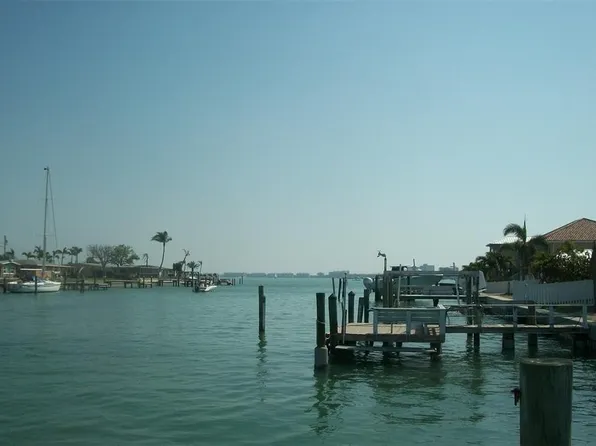 390 Belle Point Dr, Saint Pete Beach, FL 33706