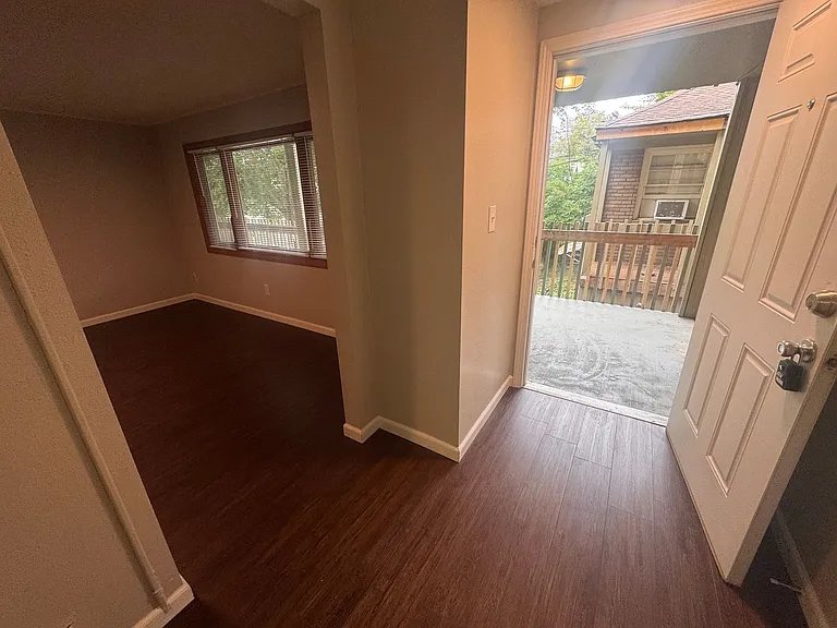1818 West 8th — Photo 5
