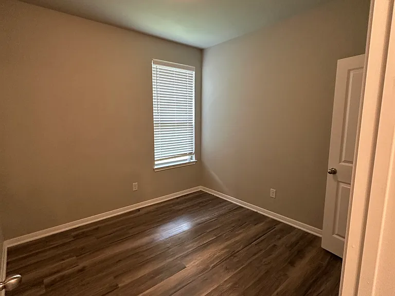 702 Arboredge Dr — Photo 9