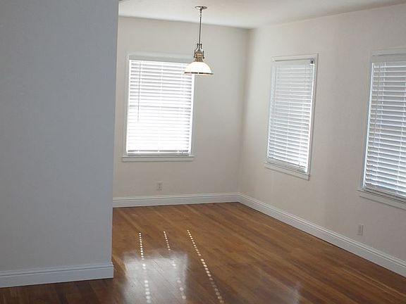 3rd image of 2345 E Poplar St