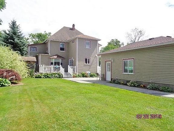 4th image of 16 Jaekle Ave