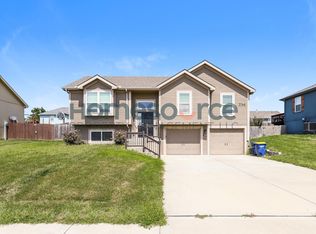502 193rd St, Smithville, MO 64089