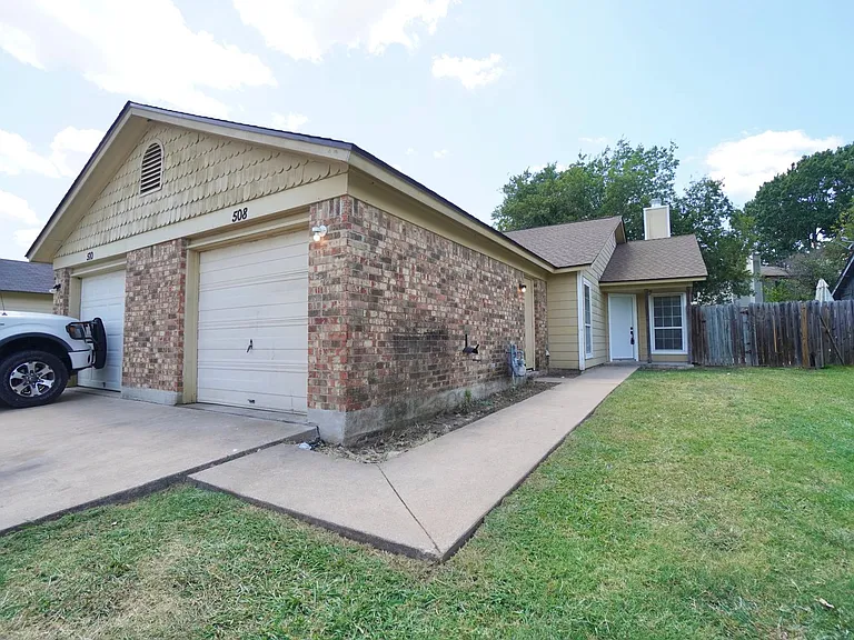 508 Greenlawn Blvd — Photo 1