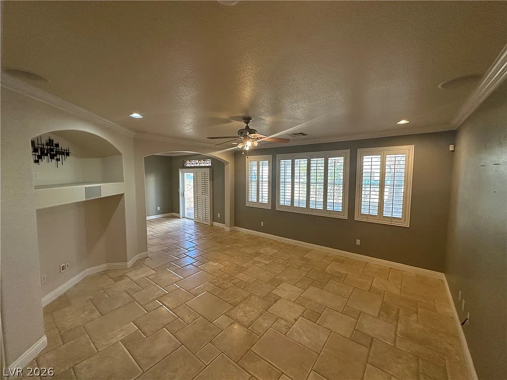 4 bed, 2.5 bath, 1759 sqft, $2,200 — Photo 4
