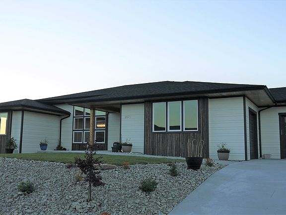4th image of 2871 SE Falcon View Dr
