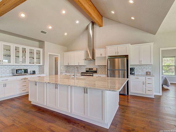 4th image of 106 MULBERRY LN