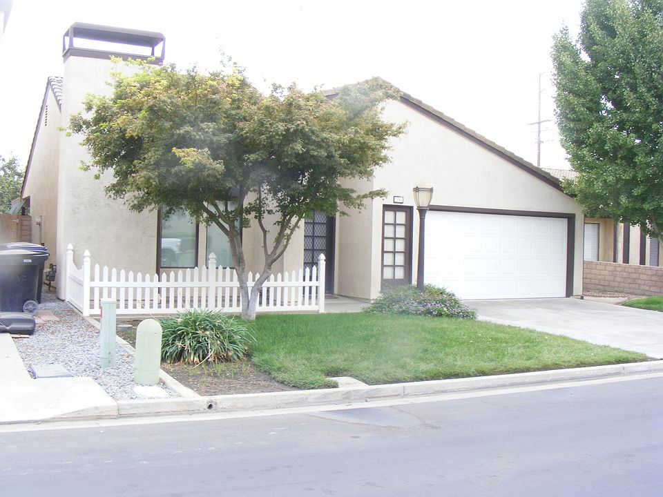 1st image of 1941 S Royal Oaks Dr