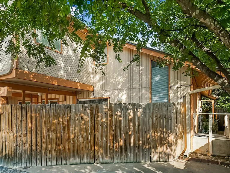 1122 Hollow Creek Dr #1 — Photo 20