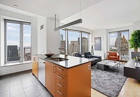 2nd image of 8 Spruce St APT 25M