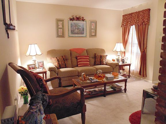 3rd image of 3 Woodcliff Dr