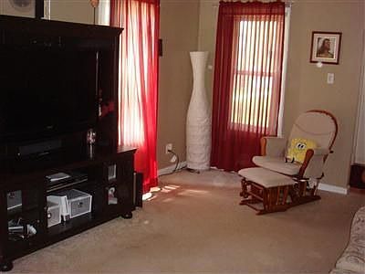 4th image of 2947 Kenwood St