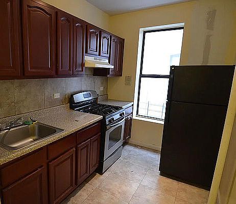 2nd image of 281 W 150th St #2