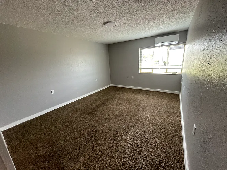 2049 Greenwood Dr #204 — Photo 5
