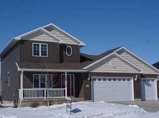 5301 Celtic Ct, Cedar Falls, IA 50613