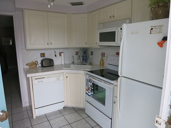 4th image of 226 Hibiscus Ave APT 102
