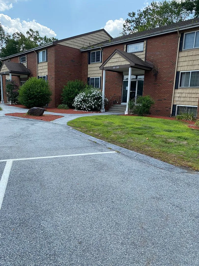 Townhouse Road Apartments — Photo 1