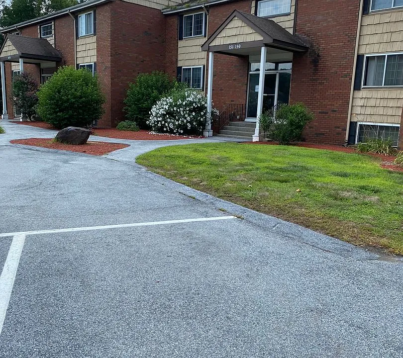 Townhouse Road Apartments