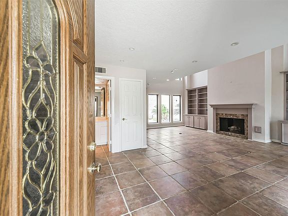 3rd image of 4008 Breakwood Dr
