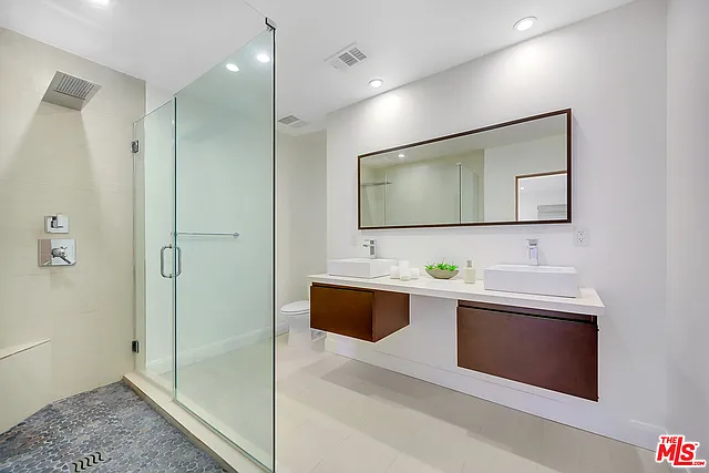 344 S Roxbury Dr — Photo 11