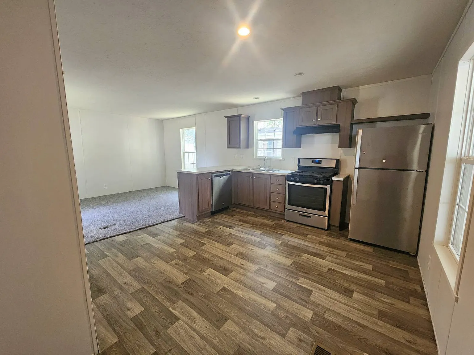 2 bed, 1.0 bath, 800 sqft, $900 — Photo 4