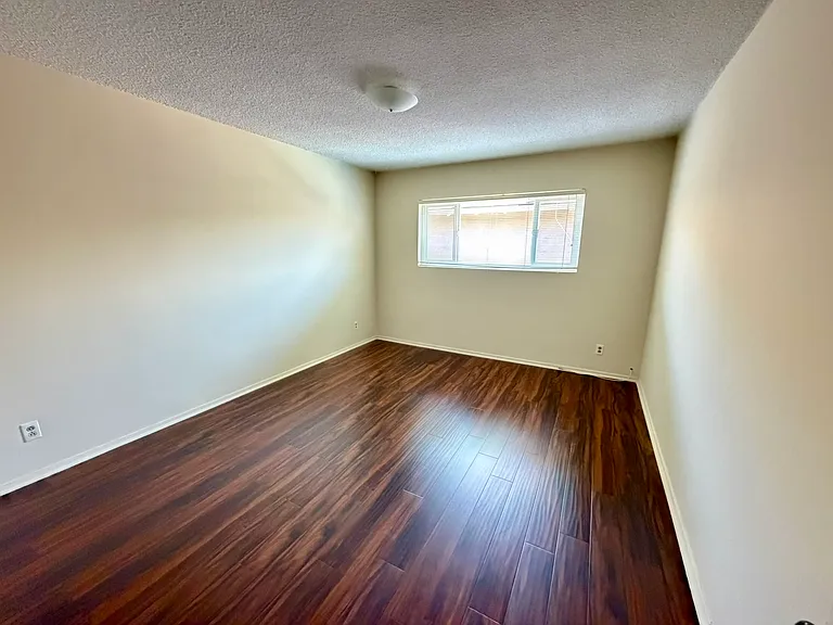 20336 Cohasset St #21 — Photo 7