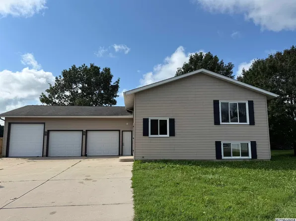 723 S Monroe Ct, Mason City, IA 50401