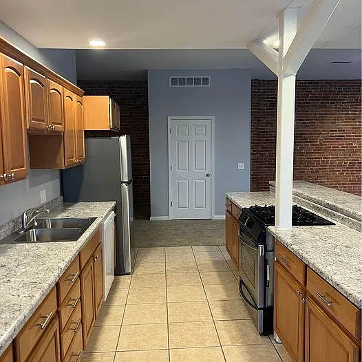 306 W 3rd St #306 — Photo 2