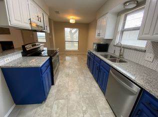 709 Crestview Dr, Burleson, TX 76028