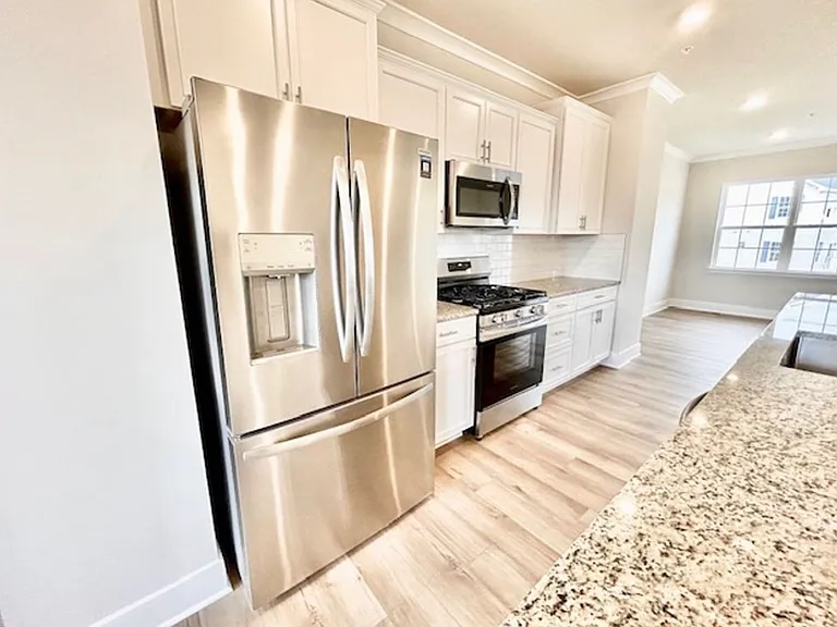 2208 Rodgers Dr — Photo 12