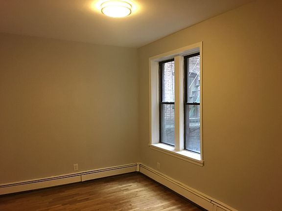 4th image of 200 Clinton Ave #D4q