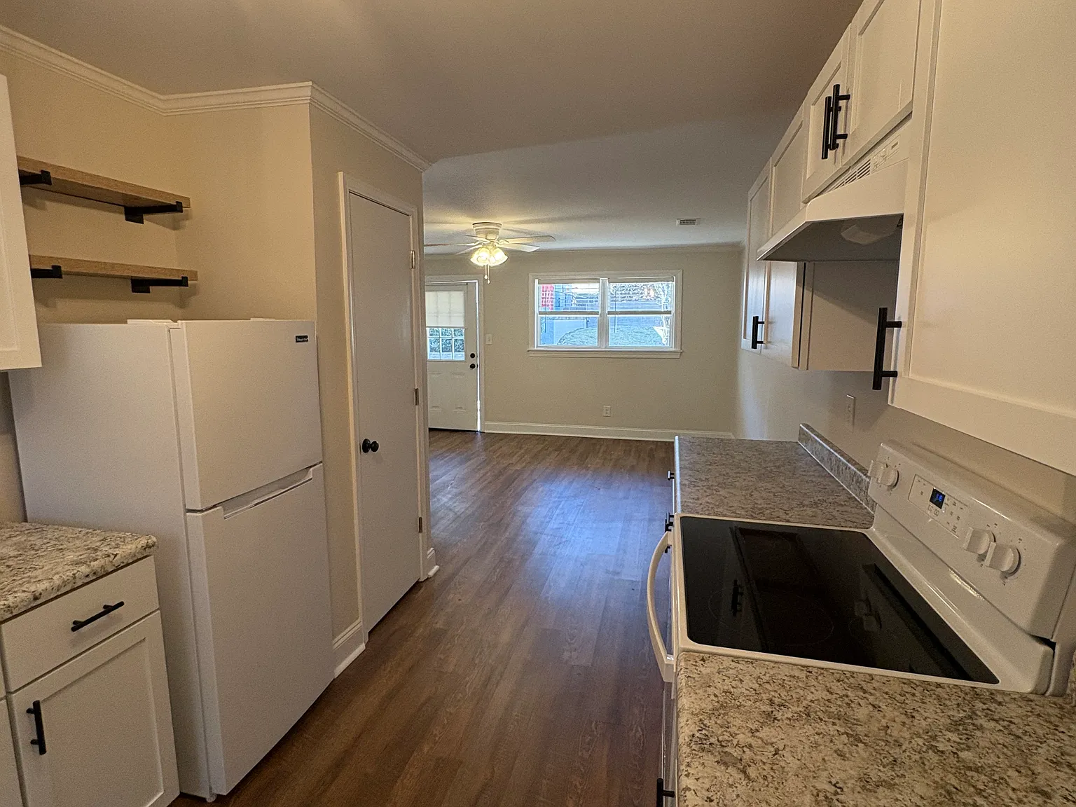 2 bed, 750 sqft, $1,250 — Photo 4