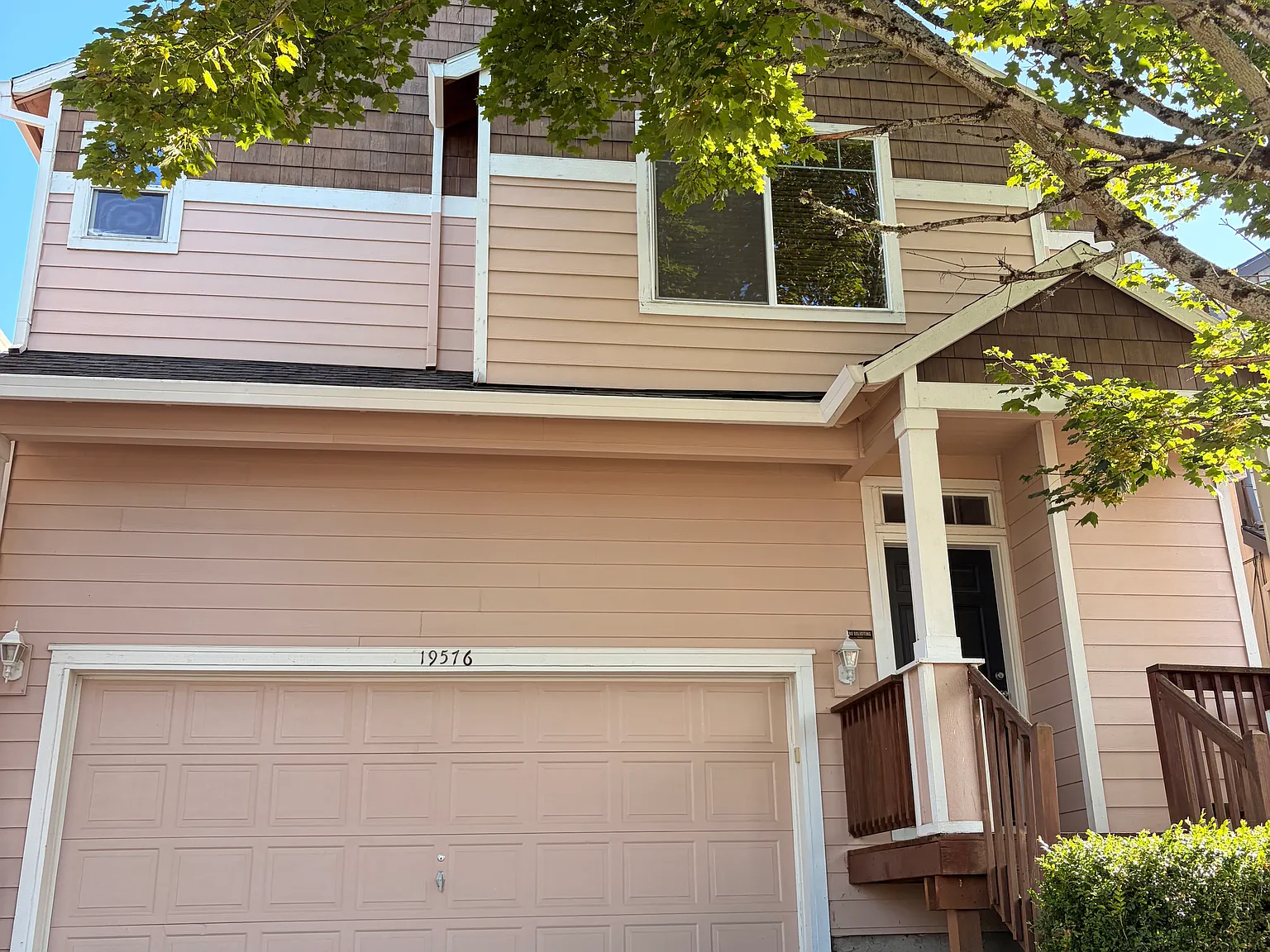 4 bed, 2.5 bath, 1866 sqft, $2,800 — Photo 1