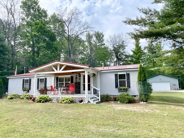 1272 Oak Lake Rd, Lewiston, MI 49756