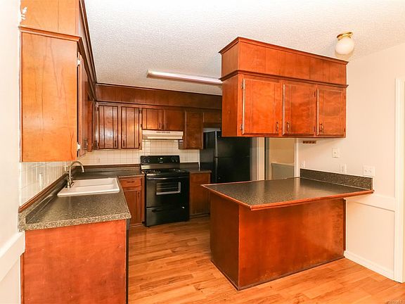 5th image of 640 Earthside Cir #A