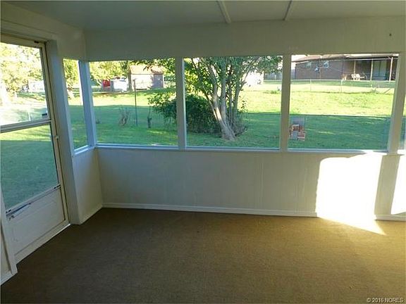 4th image of 905 Charles Dr