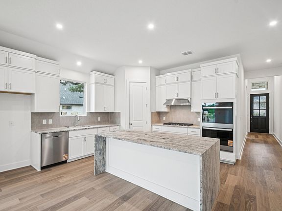3rd image of 154 Comfort Dr