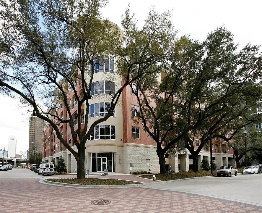 300 St. Joseph Pkwy is on the corner of Baldwin and St. Joseph.  This is walking distance to Midtown's best venues, stores and restaurants.  The Metro rail is 6 blocks away.