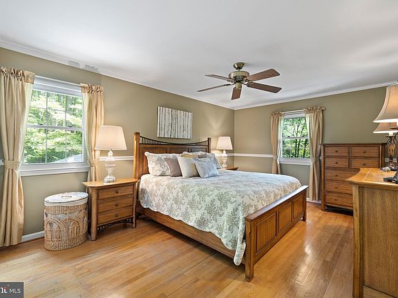 4th image of 1273 Robert Rd