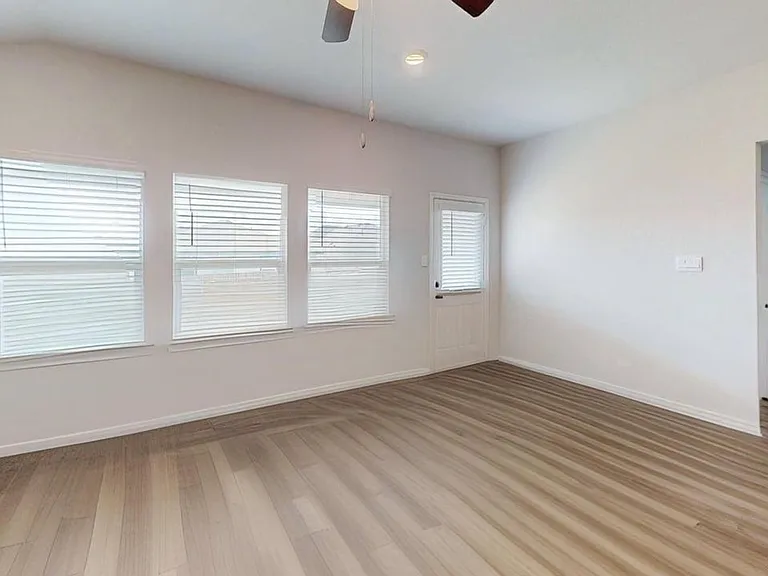 10016 Avendesora Rd — Photo 20